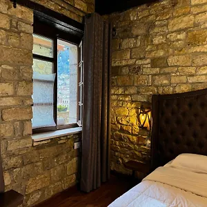 Hotel White House Boutique & Restaurant - Since 1999, Berati