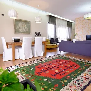 Galeria , Tirana Albania